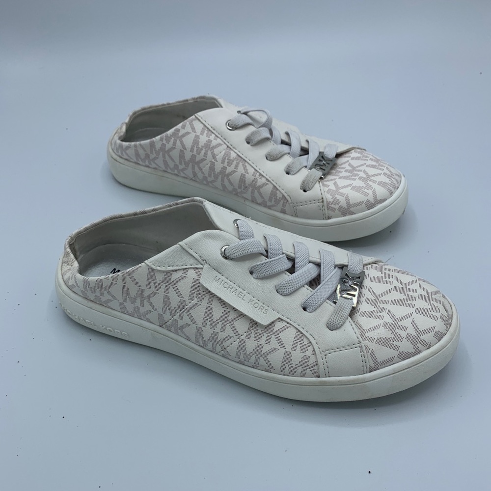 Michael Kors Ivory Slip On Lace Girls Shoes Size 3